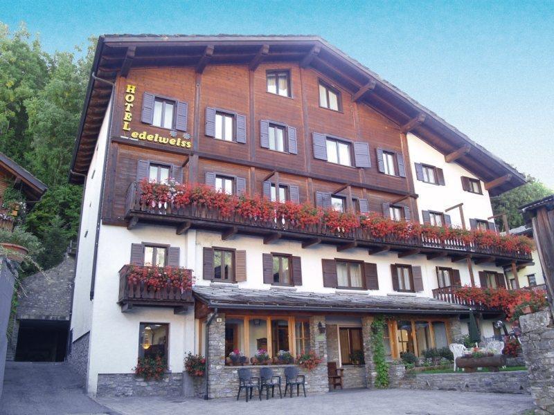 Hotel Edelweiss Courmayeur Exterior photo